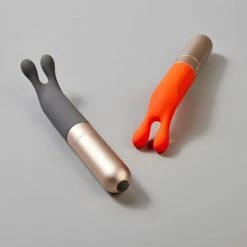 Vibrators Love Not War - Laska