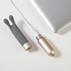 Vibrators Love Not War - Laska