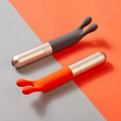 Vibrators Love Not War - Laska