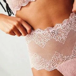 Lingerie Only Hearts - So Fine Lace High-Cut Thong